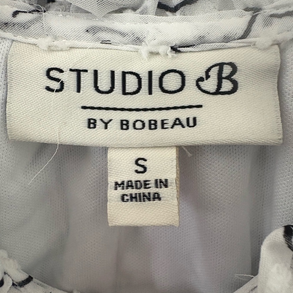 Bobeau Studio B White and Black Blouse - Picture 2 of 4